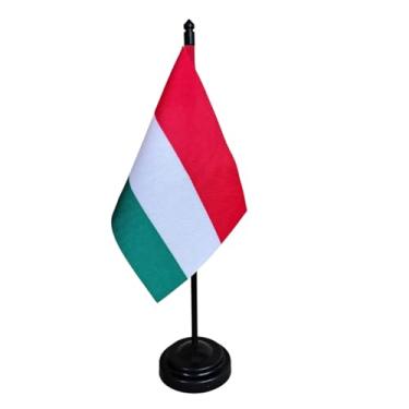 Imagem de Bandeira de Mesa da Hungria, 26cm Altura Total, 18x11cm Tecido Oxford, Face Única, Base Plástica, Decorativa, Multicolorido, para Escritório, Eventos e Cerimônias