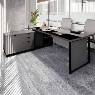 Imagem de Mesa de Escritório Executiva 200cm com Armário Lateral e Caixa de Tomadas Corporate Cinza Sagrado / Preto