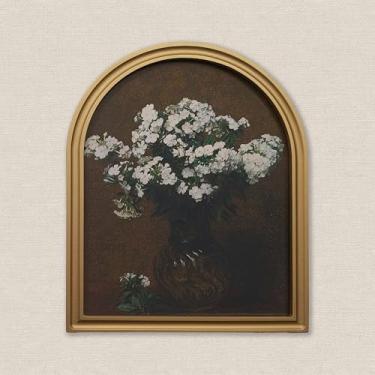 Imagem de TwoDays Arte de parede emoldurada de madeira arqueada de flor vintage dourada - Imagem em tela floral temperamental para decoração de parede estética de casa, impressões de arte de casa de campo para