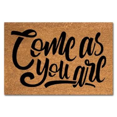 Imagem de Capacho engraçado de coco Come As You Are Welcome Tapetes de decoração de varanda para entrada externa tapetes personalizados PVC traseiro antiderrapante tapetes de coco para uso externo presente de