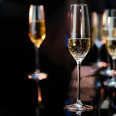 Imagem de ACHEER Conjunto de taças de champanhe de cristal de 170 a 200 ml - taças de champanhe sopradas à mão - flautas elegantes - caixa de presente - para mulheres, homens, casamento, aniversário, Natal,