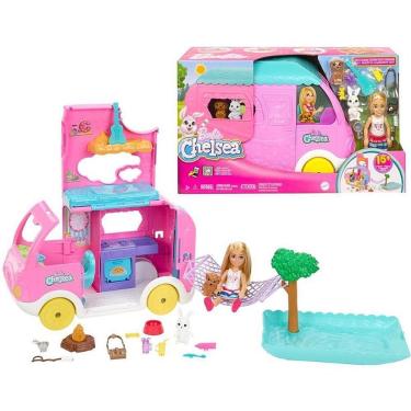 Imagem de Brinquedo Barbie Family Chelsea Trailer de Camping 2 em 1 Transformável com 6 Áreas de Lazer Mattel