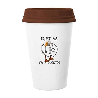 Imagem de Caneca de estetoscópio Duck Doctor Clothes Caneca de café Copo de cerâmica