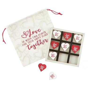 Imagem de Heartfelt Collection Jogo de mesa de madeira clássico Tic Tac Toe de tabuleiro com bolsa de armazenamento, 12 x 12 cm, Dia dos Namorados/Love You