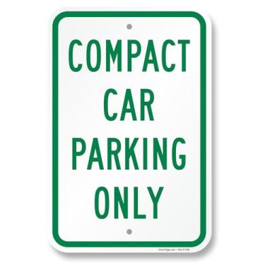 Imagem de SmartSign Placa compacta de estacionamento de carro de 45,7 x 30,5 cm, composto de alumínio de 120 mm (ACM), material reflexivo de grau de engenheiro, verde em branco, furos pré-perfurados, feito nos