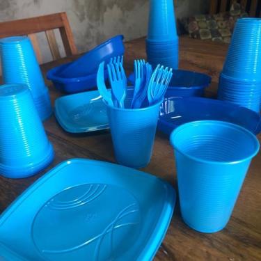 Imagem de Kit Festa Menino Lança Confetes Chuva Prata Ouro 120 Pessoas - Trik Tr