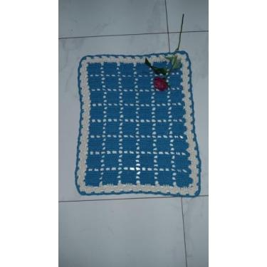 Imagem de Tapete Decorativo Artesanal de Crochê, Passadeira Azul Turquesa com Borda Branca, 55x42cm, para Decoração