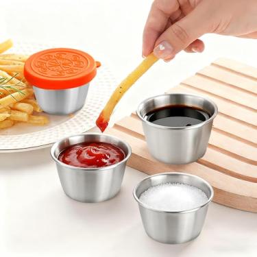 Imagem de 4 recipientes pequenos para condimentos com tampas de silicone à prova de vazamento, recipiente para molho de salada de 70 g, copos de molho de aço inoxidável reutilizáveis para lancheira, piquenique