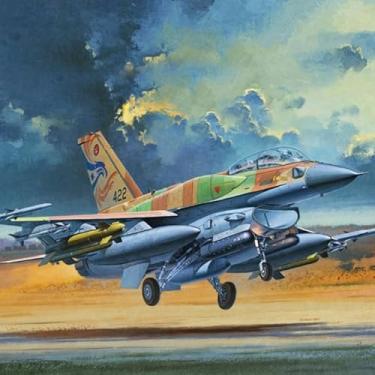 Imagem de 아카데미 Kit de modelo Academy Hobby – 1/32 F-16I Sufa Israeli Air Force Fighter com cabine de assento duplo e novas armas