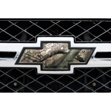 Imagem de Mossy Oak Graphics - Película com emblema automático 14010-TS Universal Treestand – Fácil de instalar – Adapta-se a qualquer emblema automático em caminhões, carros ou SUVs
