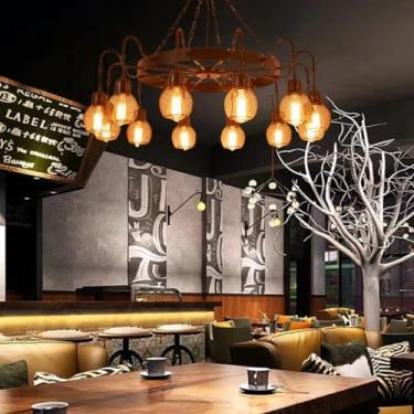 Imagem de Lustre retrô para sala de jantar E27, luminária pendente grande em formato de roda de carroça com 8 lâmpadas, estilo fazenda, em ferro, com design antigo e redondo, ideal para tetos rústicos