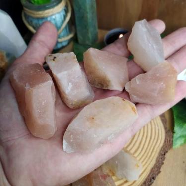 Imagem de Pedra quartzo goiaba bruto 4  a 6 cm - alegria e bem estar - cristal n