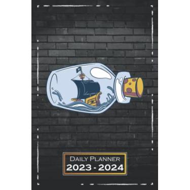 Imagem de Daily Planner 2023-2024: 6x9 inches, Softcover | From Sunday to Saturday | One Week on a Double Page | with Monthly Overview | Sailing Ship Motive Fun | qx1