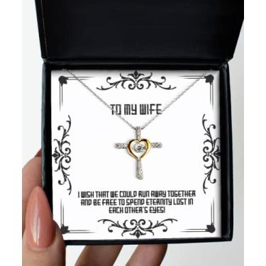 Imagem de Presentes de piada para esposa, I Wish That We Could Run Away Together And Be Free to Spend! Colar de dança de cruz sarcástica para esposa do marido