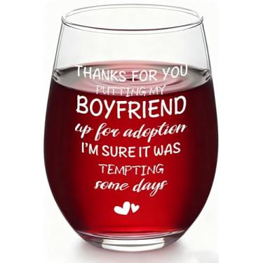 Imagem de Slugeren Gifts for Boyfriends Mom - Thanks for Not Putting My Boyfriend Up for Adoption Taça de vinho sem haste 500 ml, presentes de aniversário de aniversário de Natal para sogra, presente de