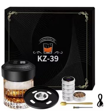 Imagem de Kit de defumador de uísque elétrico com isqueiro embutido recarregável e lâmpada LED atmosférica, sem necessidade de butano, 6 lascas de madeira aromatizadas para kit de defumador antiquado, bourbon