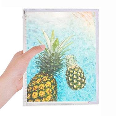 Imagem de Caderno de folhas soltas com estampa de abacaxi e frutas vermelhas, agenda recarregável