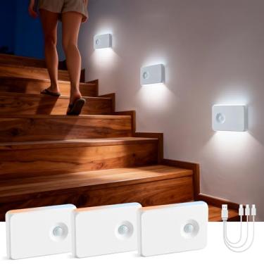 Imagem de Powfloven Pacote com 3 luzes noturnas com sensor de movimento recarregável sem fio, luzes noturnas operadas por bateria com LED inteligente, lâmpada adesiva RGBW para armário interno para escadas de