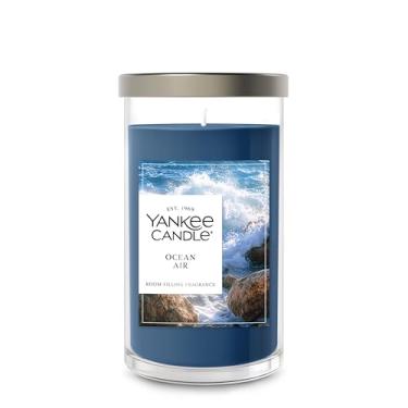 Imagem de Yankee Candle Vela perfumada de pilar médio com tempo de queima de até 115 horas, mistura de cera de planta premium para queima consistente, vela pilar de 404 g com fragrância de enchimento de