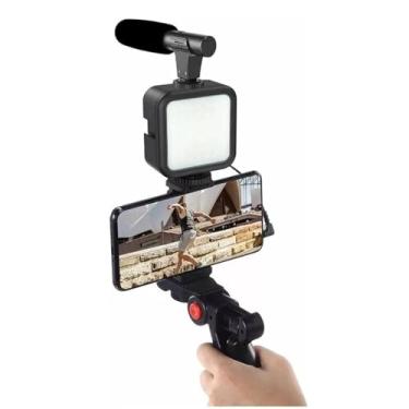 Imagem de Kit Tripé para Celular com Luz LED 6500K e Microfone Direcional – Gravação Profissional de Vídeo e Áudio – Para Vlog, Entrevistas, Streaming, Maquiagem e Conteúdo Online
