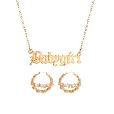 Imagem de RUIFUU Conjunto de brincos e colar de bambu dourado para mulheres, brincos de argola de bambu hip hop, colar com pingente de letra inglesa, 80/90, acessório de bijuteria de festa de fantasia