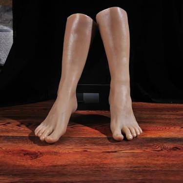 Imagem de Daofolnt 1 Par de Pé de Manequim Masculino de Silicone Em Tamanho Real com Osso, Pés de Silicone Realistas, Exibição de Manequim, Joias, Sandália, Sapato, Meia, Arte, Esboço (Cor Escura)