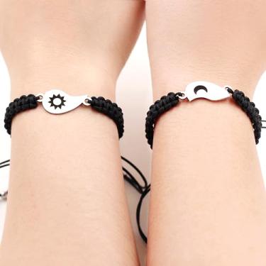 Imagem de Conjunto de 2 peças de pulseiras de coração para casais | Conjunto personalizável de corda preta ajustável com pingente de sol e lua para homens e mulheres, adjustable, Aço inoxidável Poliéster, Sem