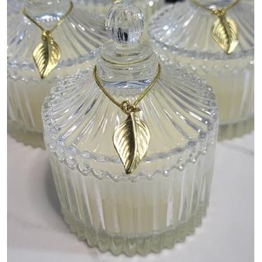 Imagem de Vela Aromática Decorativa em Vidro com Detalhes Dourados, Tampa de Cristal, Design Canelado