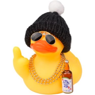 Imagem de MuMyer Patos de borracha para painel de carro, decorações de véspera de Natal, enfeite de carro de pato de borracha com chapéu de malha acessório legal, óculos de sol, colar, 9 cm
