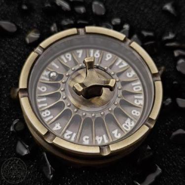 Imagem de Dado Exótico Metal Wheel RPG D&D  Substitui D20 Cor:Ouro Envelhecido -