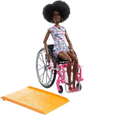 Imagem de Barbie Fashionista Cadeira de Rodas Negra HJT14 - Mattel