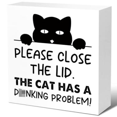 Imagem de LVQHI Sinais de bloco de madeira para banheiro proprietário de gato, feche a tampa, o gato tem um problema com a bebida, placa de caixa de madeira para prateleira de banheiro, banheiro, mesa