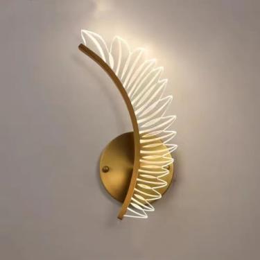 Imagem de QPHRYBMW Arandela de parede nórdica de LED dourada vintage decoração de penas de acrílico 2 luzes de metal luz de parede para cabeceira quarto mesa de cabeceira varanda
