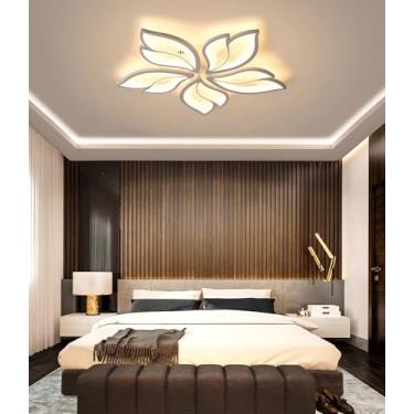 Imagem de Luminária de teto LED moderna com controle remoto e intensidade ajustável, ideal para sala de estar, quarto e sala de jantar. Design criativo em formato de pétala para decoração de interiore