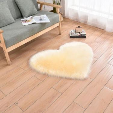 Imagem de Tapete felpudo em forma de coração de 15,7 x 29 cm, tapete macio e peludo para quarto, decoração de sala de estar (bege)