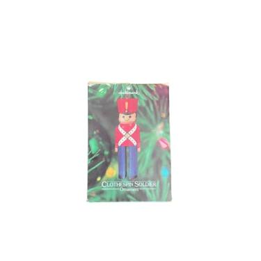 Imagem de Ornamento de soldado de prendedor de roupa 1980 QX1341