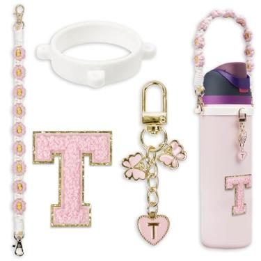 Imagem de SITKOL Lindo conjunto de pingentes de letras para garrafas de água e copos de café Owala 680 g, 947 g, 1,134 g - Inclui alça de alça, compatível com acessórios Owala Free Sip e Stanley Cup (rosa, T)