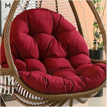 Imagem de Almofada de substituição para cadeira suspensa tipo "ovo", com botões grossos e capitonê, ideal para balanço externo, rede ou cadeira suspensa em varandas e terraços.