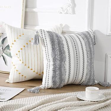 Imagem de PANOD Capas de almofadas decorativas 45,7 x 45,7 cm conjunto de 2, capas de almofadas amarelas fofas, com detalhes boêmios, capas de almofadas cinzas tufadas para sofá-cama quarto sofá sala de estar casa de fazenda