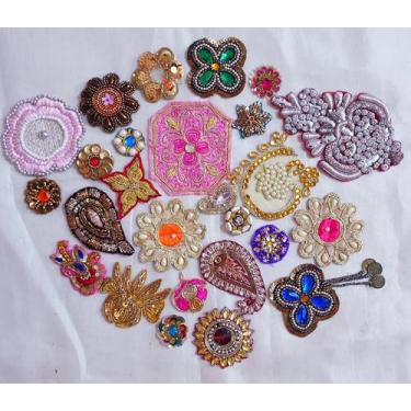 Imagem de Apliques de Sari Artesanais Patchwork 25 Peças Sortidas Bordadas, Contas, Lantejoulas e Remendos de Tecido Zardozi Motivos de Sari para Costura, Quilting, Projetos de Artesanato, Design de Vestuário