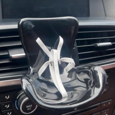 Imagem de Ornamento de brinquedo de assento de segurança de plástico para Labubu com clipe de ventilação | Decoração de interiores de carro e difusor de aromaterapia 1-2