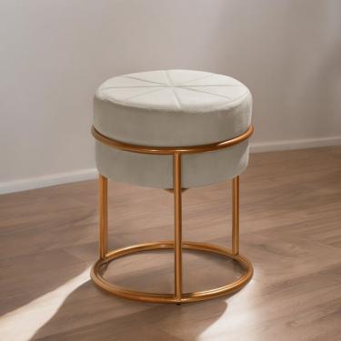 Imagem de Puff Banqueta Riad Redondo com Assento em Espuma e Revestimento em Veludo Bege para Sala de Estar