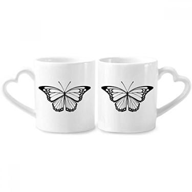 Imagem de Conjunto de canecas de porcelana para casal, amostras de borboleta preta simples com alça de coração