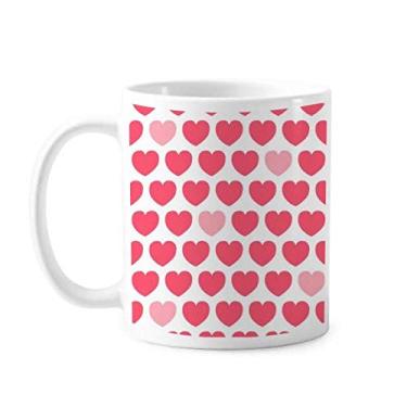 Imagem de Caneca de cerâmica com manchas de coração vermelho rosa para o Dia dos Namorados