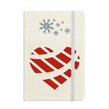 Imagem de Caderno vermelho em forma de coração para dia dos namorados, flocos de neve, inverno