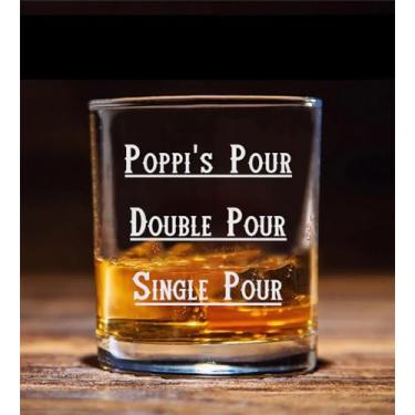 Imagem de AcevedoDesign Copo de uísque Poppi's Pour - Derrame único - Derrame duplo - Presente para bebedor de uísque - Copo de uísque engraçado - Presente de copo de uísque escocês Bourbon para o avô -
