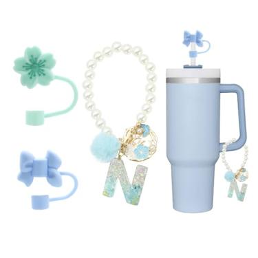 Imagem de Acessórios de berloque de letras para Stanley Cup 30 e 1,134 g com alça, decoração de joias inclui 3 peças de pingentes fofos de letra inicial para Stanley Tumbler com 2 peças de topo de palha de