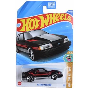 Imagem de Hot Wheels '92 Ford Mustang, HW '70 vs '90 7/10 [Black] 127/250