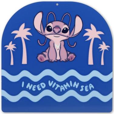Imagem de Open Road Brands Disney Lilo and Stitch Angel I Need Vitamin Sea Metal Decoração de parede - Placa de anjo fofo para quarto ou sala de jogos