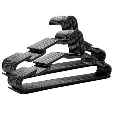 Imagem de Kit 20 Cabides Pretos Adulto Plástico Resistente para Roupas | Organização de Guarda-Roupa e Loja